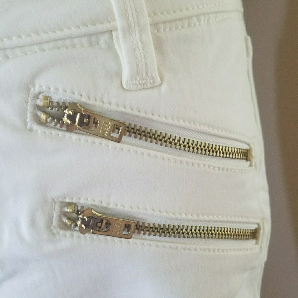 Cream stretch skinny pants. New without tags